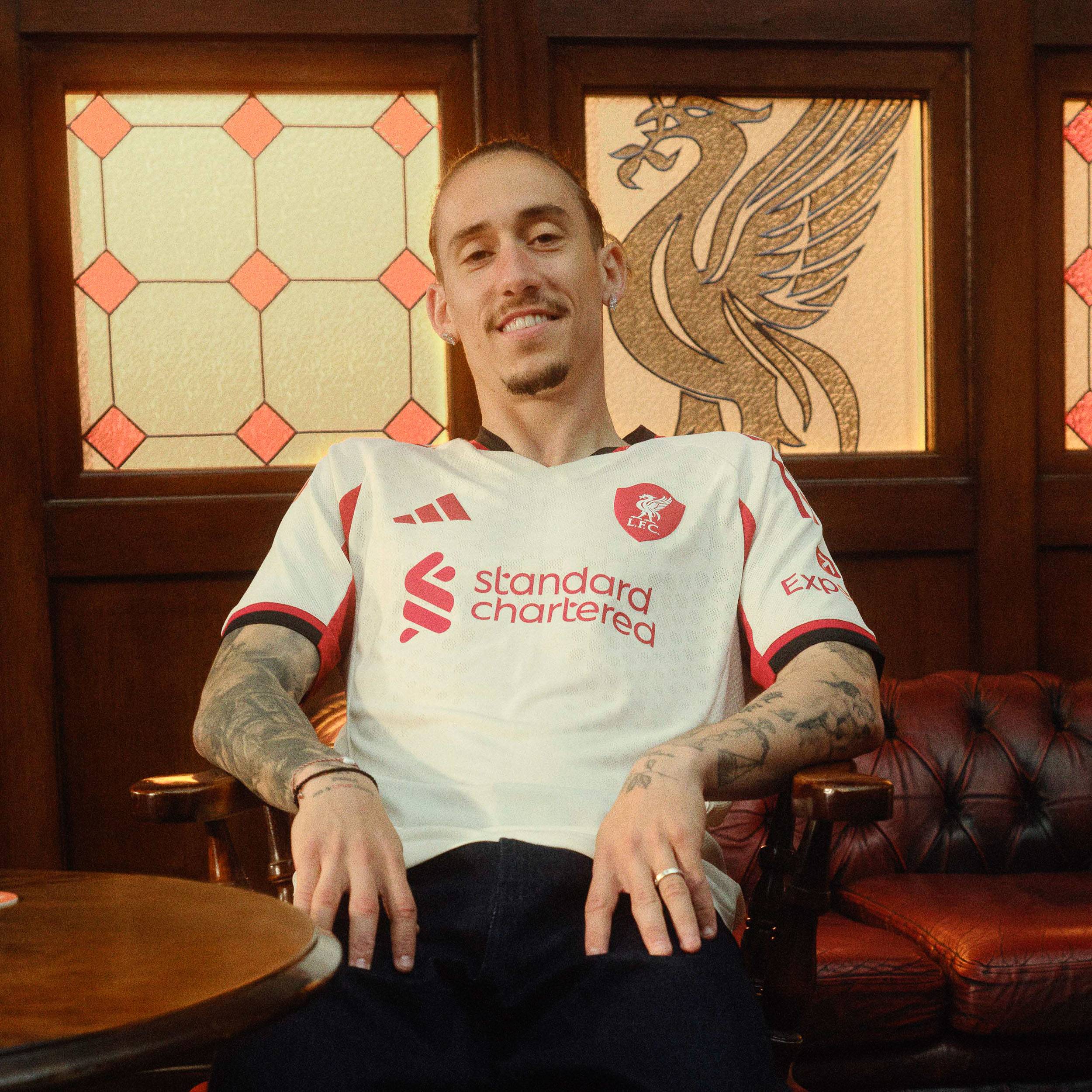 ウェア Rare LIVERPOOL 02-04 AWAY FOOTBALL SHIRT 2002-04 Liverpool