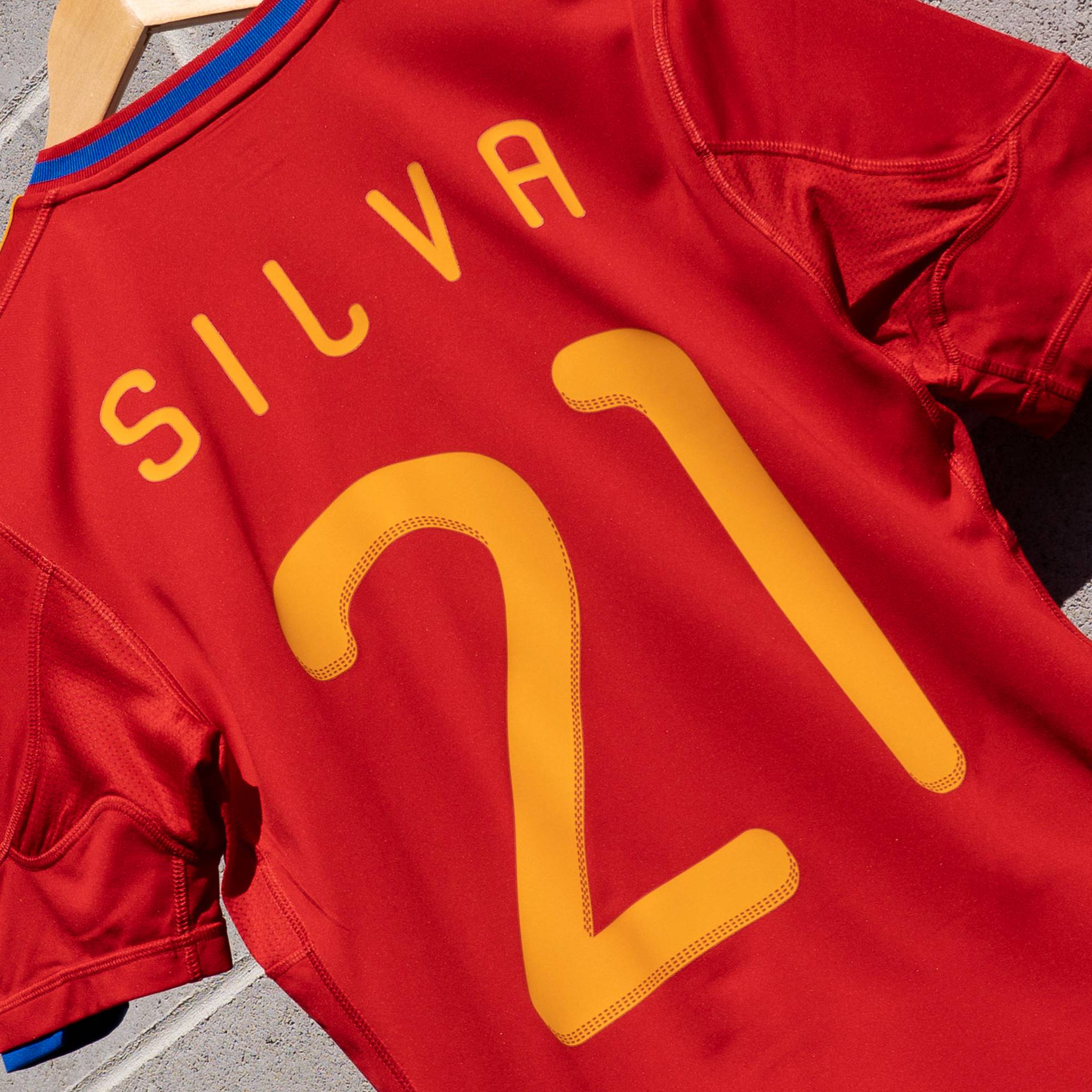2009-10 Spain Home Shirt Silva #21
