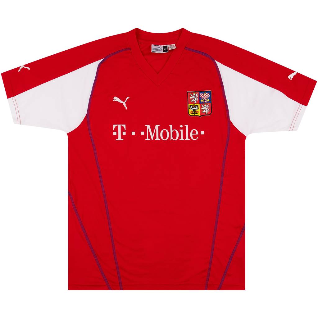 2004-05 Czech Republic Basic Home Shirt