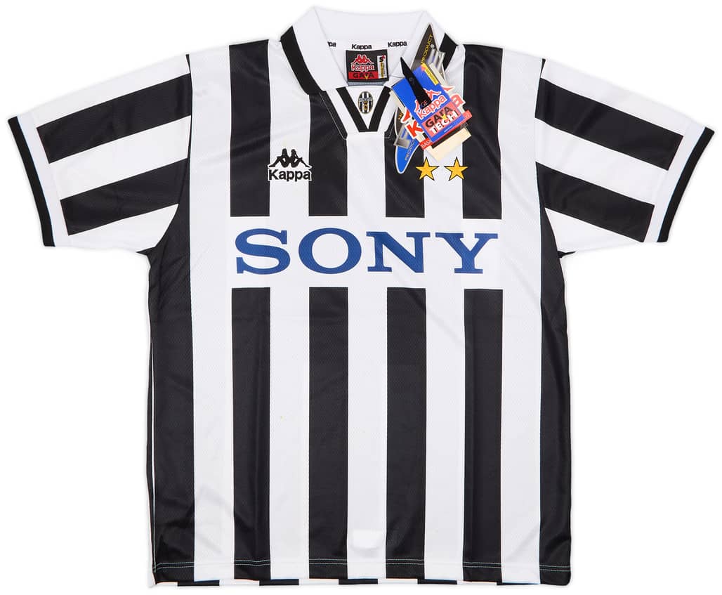 1995-97 Juventus Home Shirt (S)