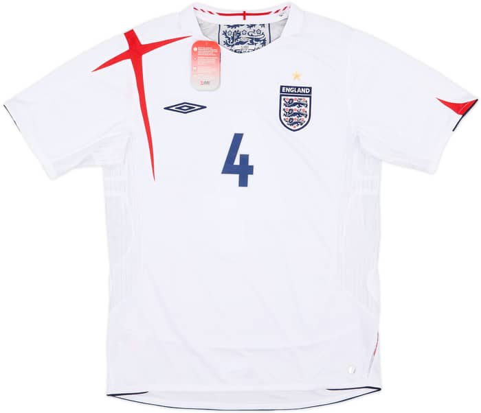 2005-07 England Home Shirt Gerrard #4 (M)