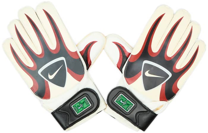 Nike Gripping Power Pro GK Gloves (Size 6) - 6/10