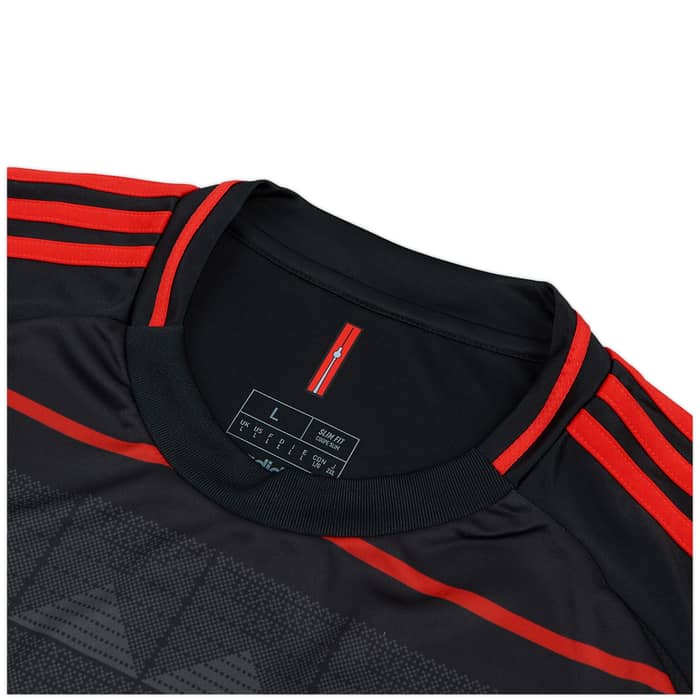 2024-25 Union Berlin Away Shirt