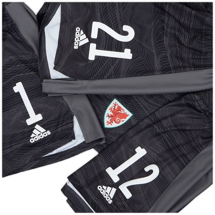 2020-21 Wales Player Issue GK Shorts # - 7/10 - (S)