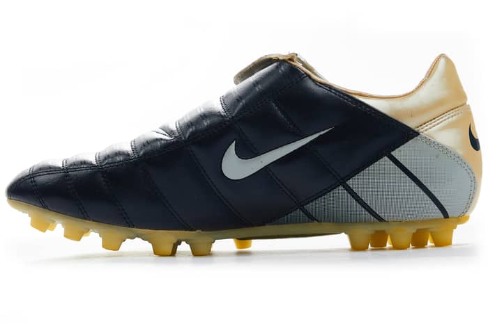 2003 Nike Total 90 II Football Boots (UK 8) - 7/10