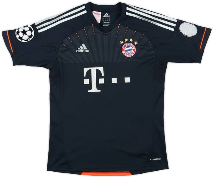 2012-13 Bayern Munich Third Shirt Martinez #8 - 4/10 - (XL.Boys)