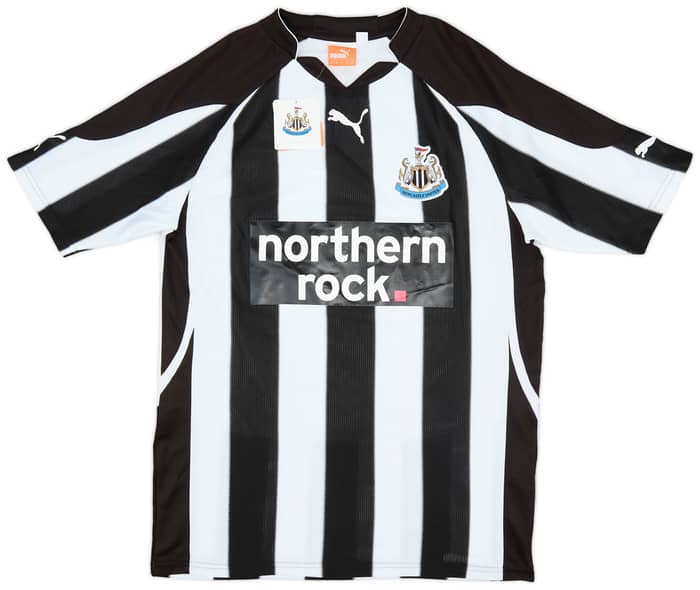 2010-11 Newcastle Home Shirt Ameobi #23 (S)