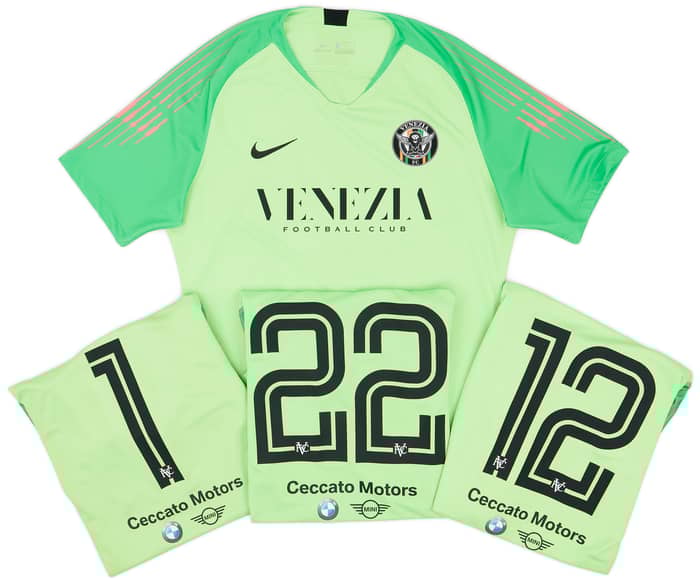 2019-20 Venezia Player Issue GK Shirt # - 7/10 - (L)