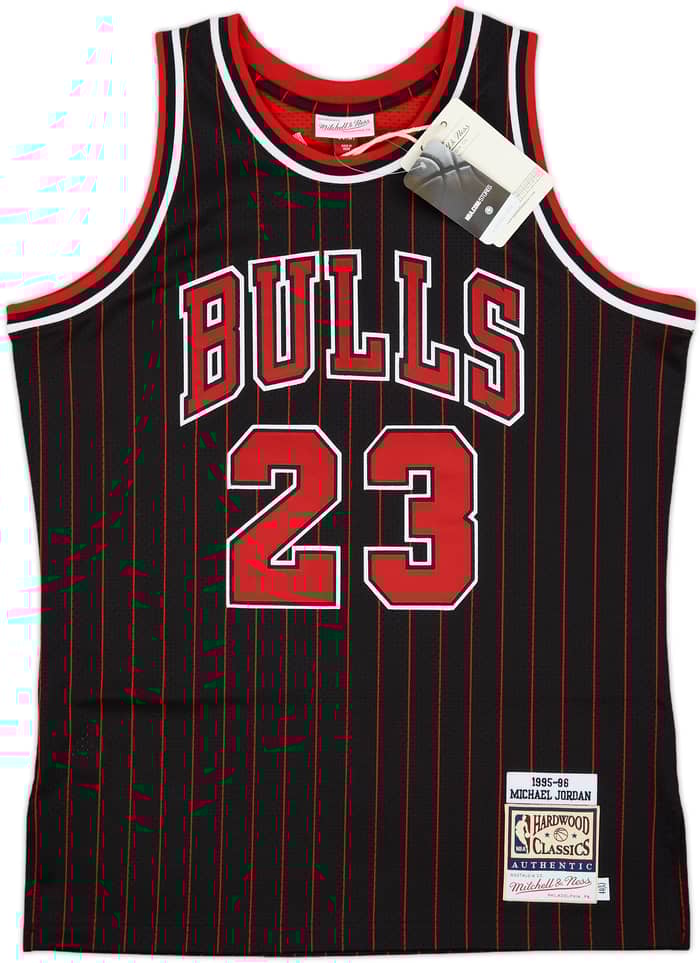 1995-96 Chicago Bulls Jordan #23 Mitchell & Ness Authentic Alternate Jersey (L)