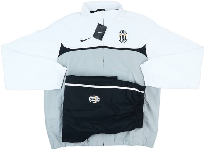 2010-11 Juventus Nike Tracksuit (XL)