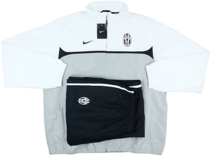 2010-11 Juventus Nike Tracksuit (XXL)