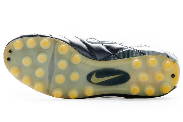 2003 Nike Total 90 II Football Boots (UK 8) - 7/10