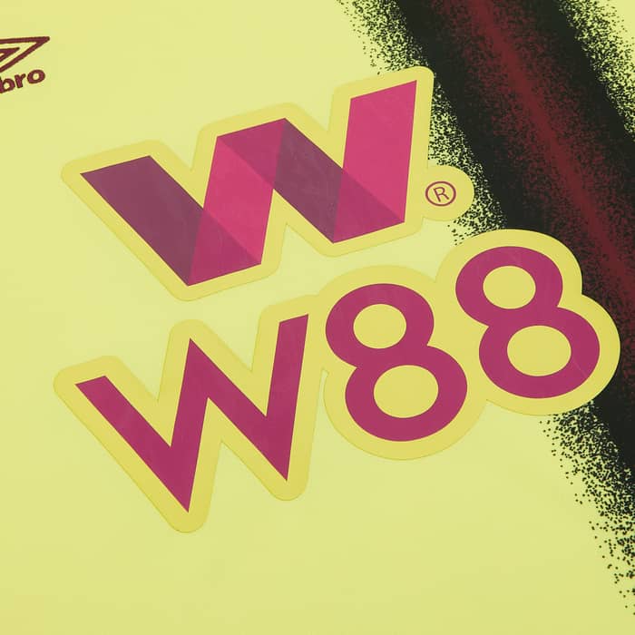 2023-24 Burnley Away Shirt