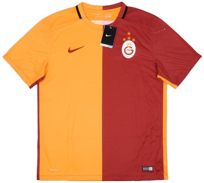 2015-16 Galatasaray Home Shirt (L)
