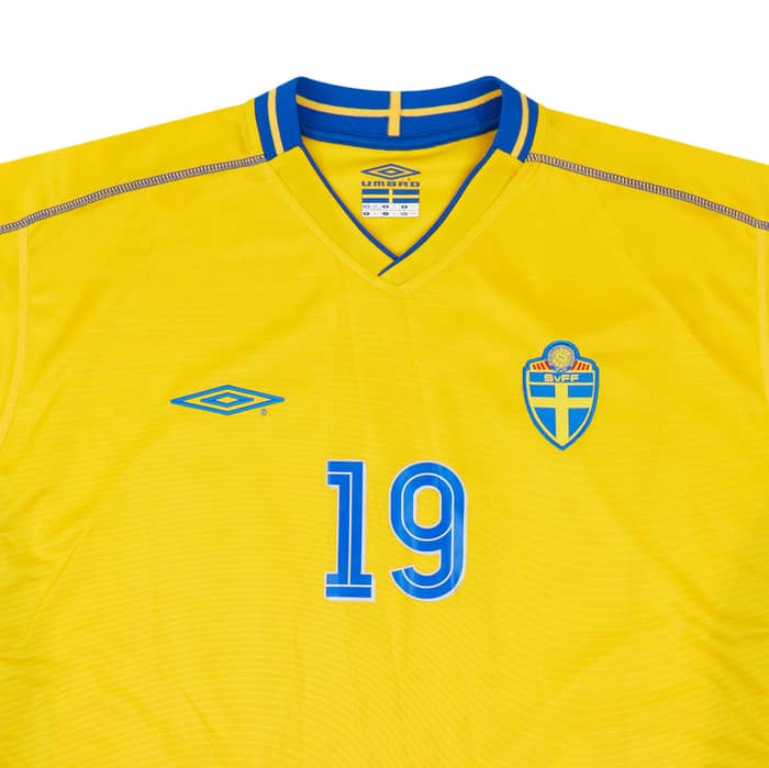 2003-04 Sweden Match Issue Home Shirt #19