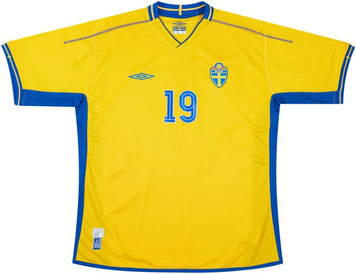 2003-04 Sweden Match Issue Home Shirt #19