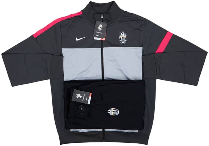 2013-14 Juventus Nike Tracksuit (XL.Boys)