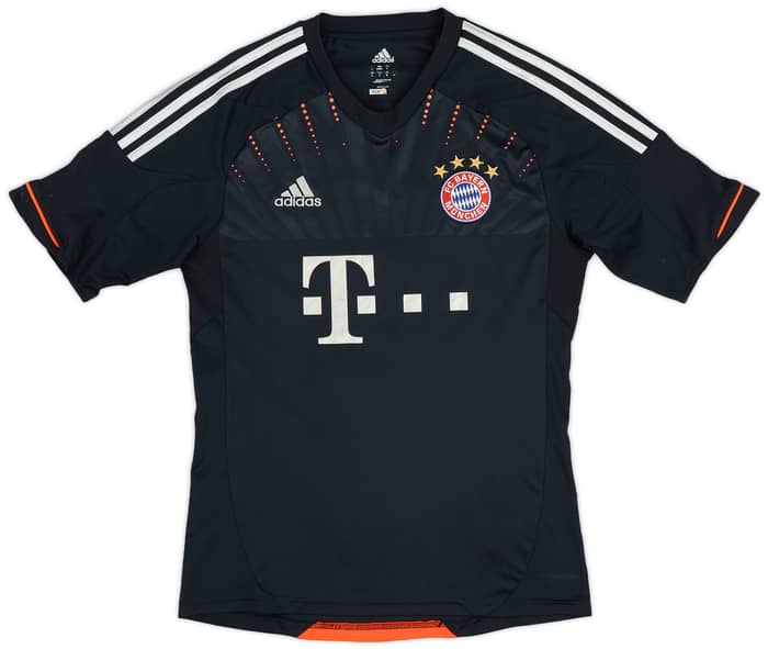 2012-13 Bayern Munich Third Shirt Martinez #8 - 5/10 - (S)