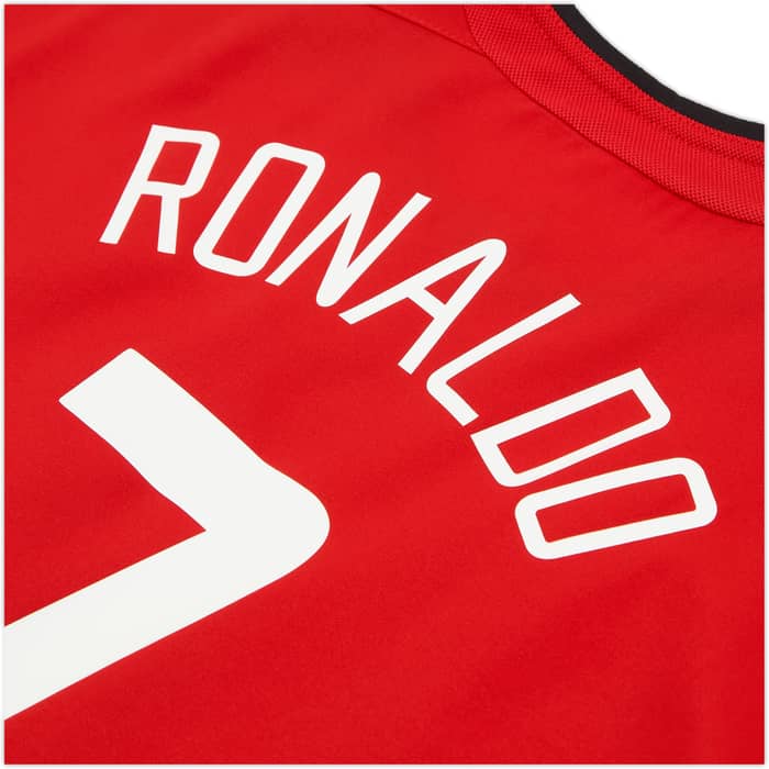 2002-04 Manchester United Home Shirt Ronaldo #7 (M.Boys)