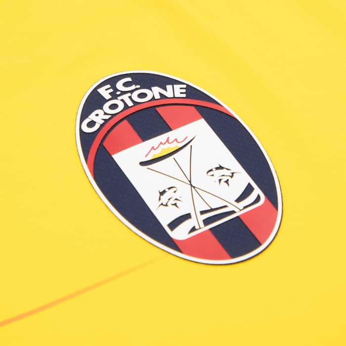 2019-20 Crotone Third Shirt