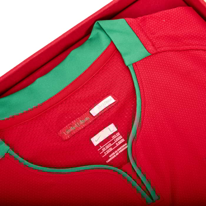 2008-10 Portugal Limited Edition Player Issue Home Shirt 0512/2008 (L)