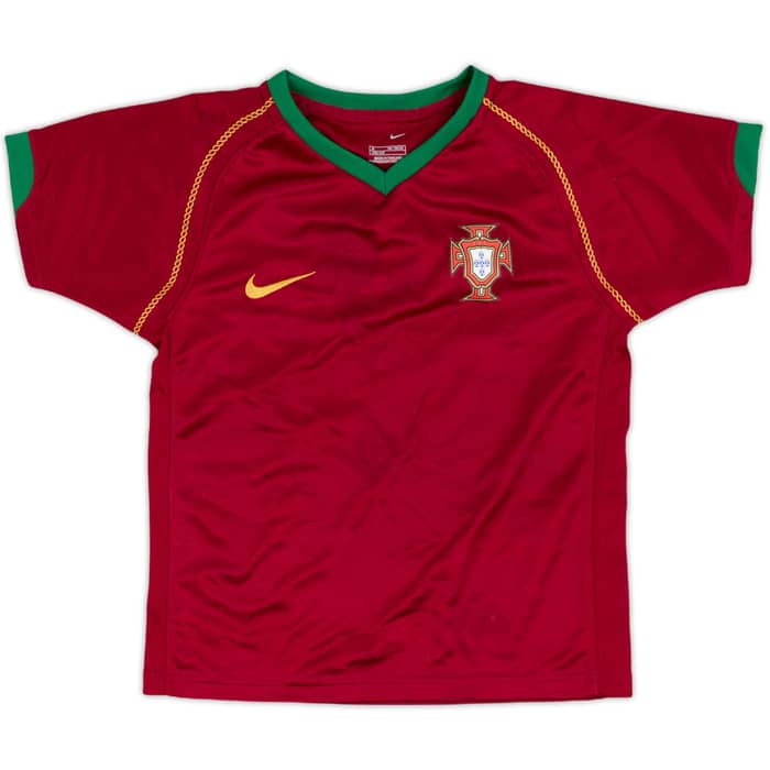 2006-08 Portugal Home Shirt & Shorts - 9/10 - (5-6 Years)