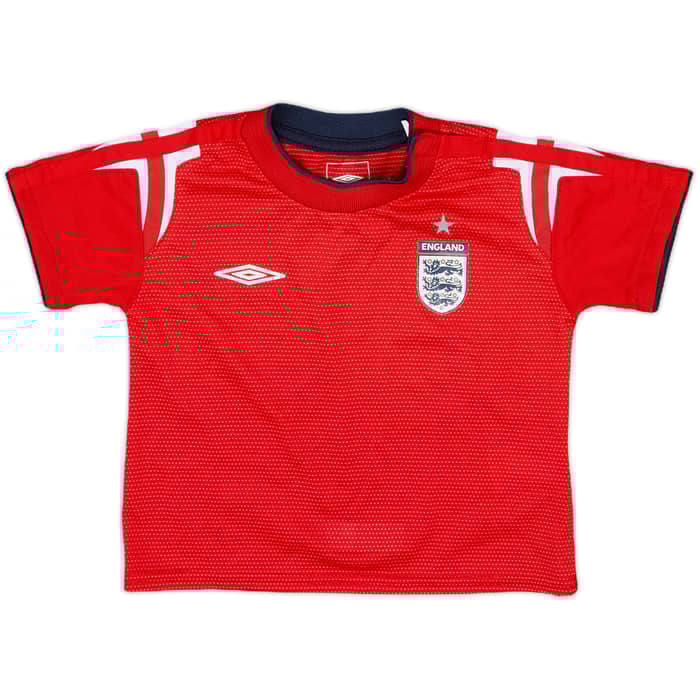 2004-06 England Away Shirt & Shorts - 8/10 - (18-24 Months)