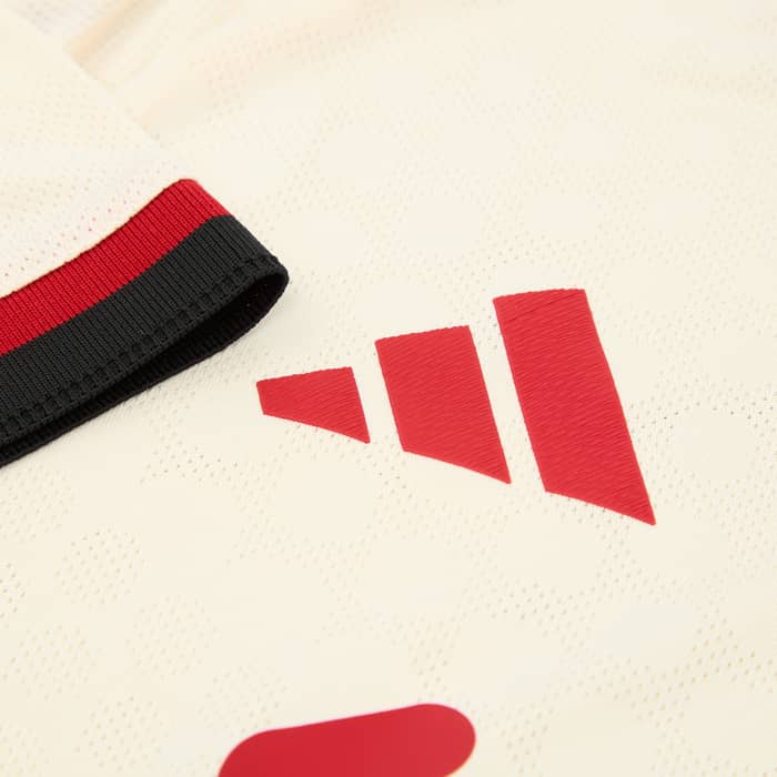2025-26 Liverpool Authentic Away Shirt Isak #9