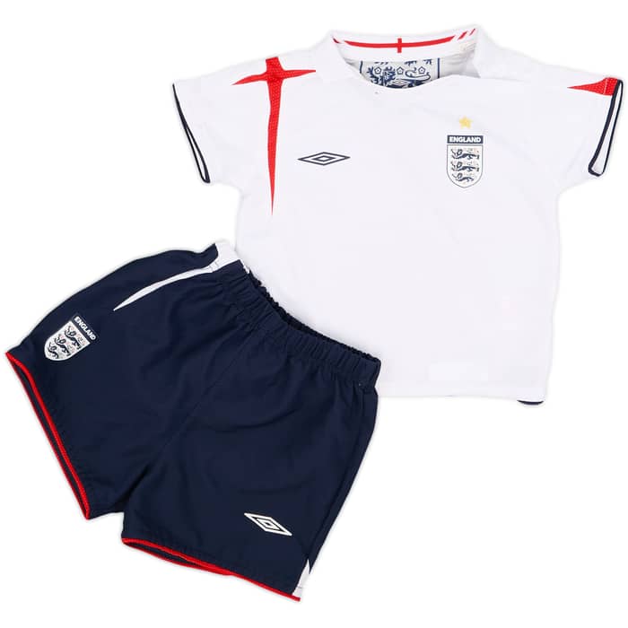 2005-07 England Home Shirt & Shorts - 8/10 - (18-24 Months)