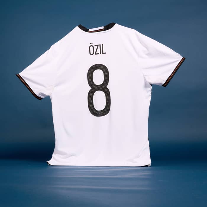 2015-16 Germany Home Shirt Ozil #8