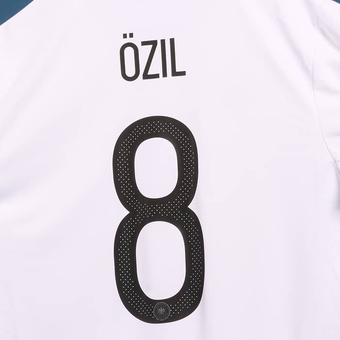 2015-16 Germany Home Shirt Ozil #8