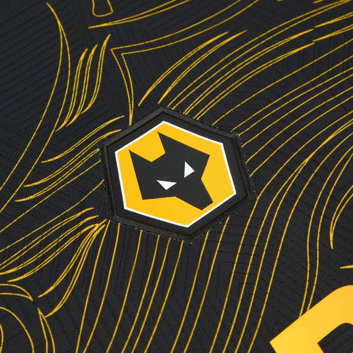 2024-25 Wolves Away Shirt Hee Chan #11