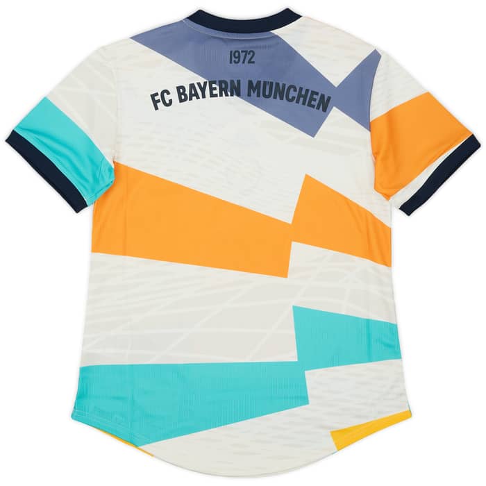 2022-23 Bayern Munich Fourth Shirt (Women's S)