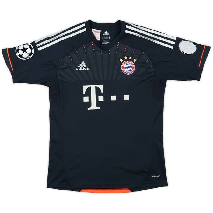 2012-13 Bayern Munich Third Shirt Martinez #8 - 4/10 - (XL.Boys)