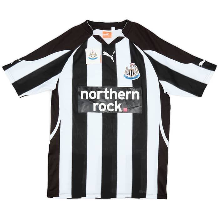 2010-11 Newcastle Home Shirt Ameobi #23 (S)