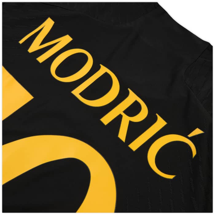 2023-24 Real Madrid Authentic Third Shirt Modric #10 (S)