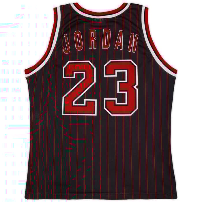 1995-97 Chicago Bulls Jordan #23 Champion Alternate Jersey - 8/10 - (S)