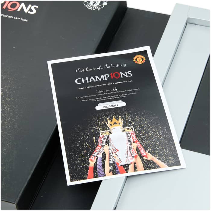 2011-12 Manchester United 'Champ19ns' Limited Edition Home Shirt 0223/2011 (M)