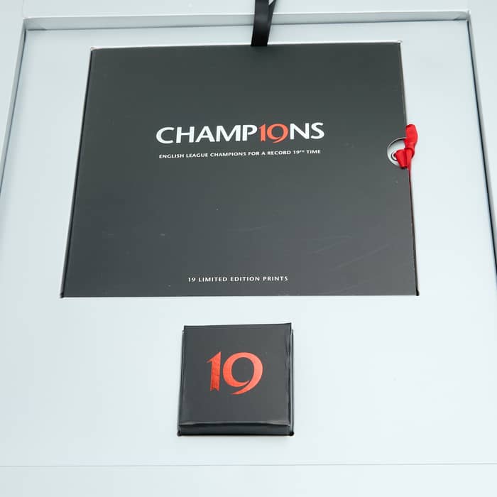 2011-12 Manchester United 'Champ19ns' Limited Edition Home Shirt 0223/2011 (M)
