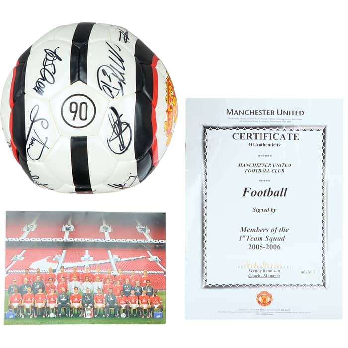 2005-06 Manchester United Squad Signed T90 Supporters Ball (5)