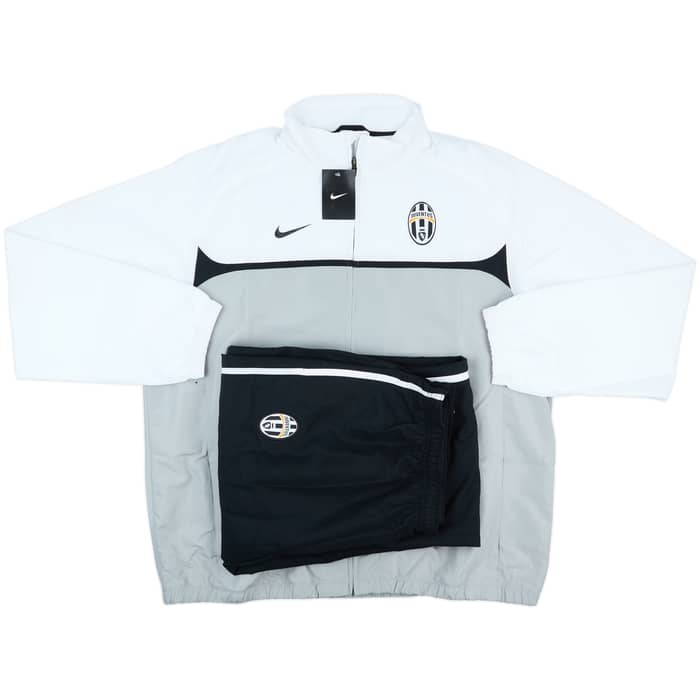 2010-11 Juventus Nike Tracksuit (XXL)