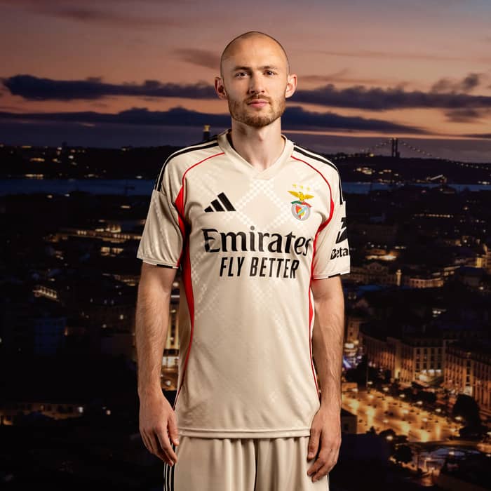 2025-26 Benfica Away Shirt (3XL)
