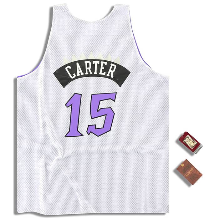 (Amazon) Mitchell & Ness Toronto Raptors Carter #15 Reversible Jersey