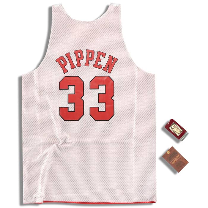 (Amazon) Mitchell & Ness Chicago Bulls Pippen #33 Reversible Jersey