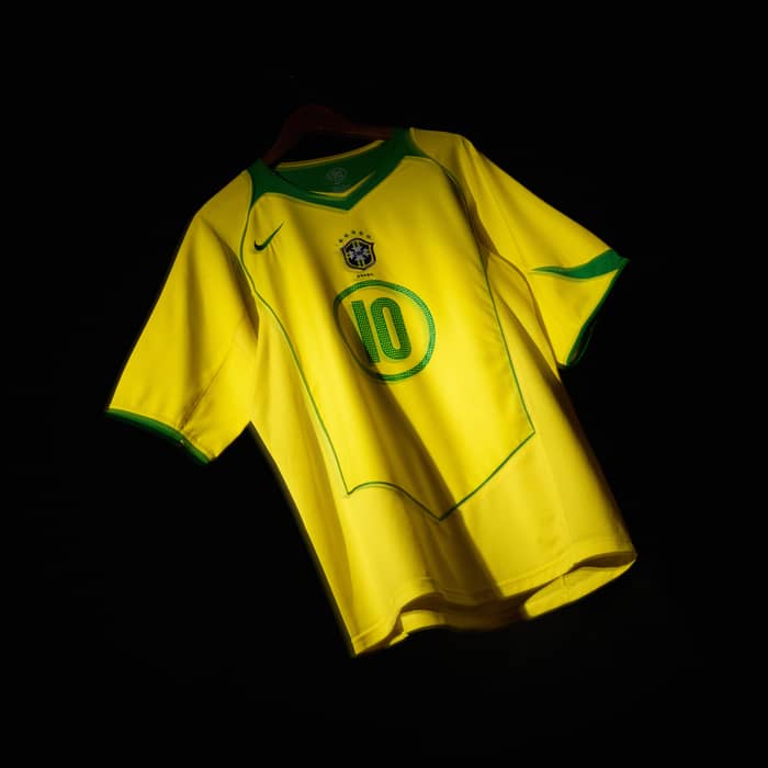 2004-06 Brazil Home Shirt Ronaldinho #10 - 10/10 - (L)