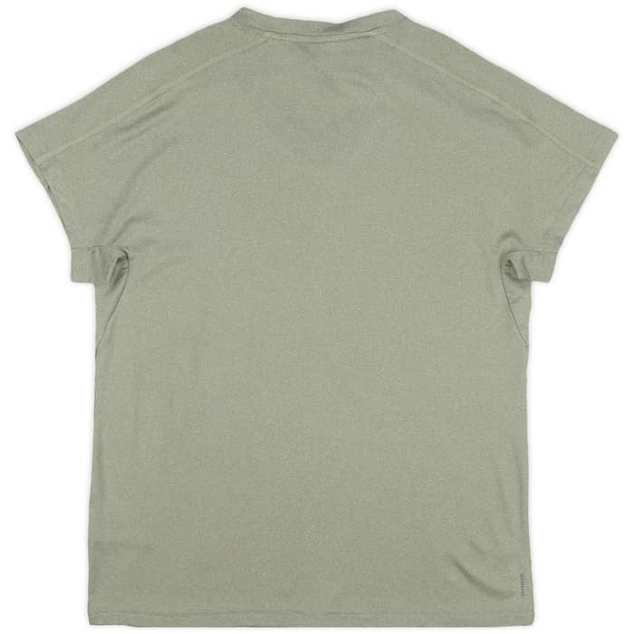 2023-24 Manchester United adidas Essentials Tee (Women's)