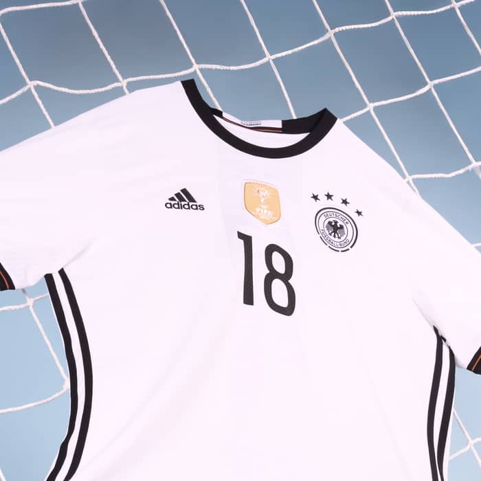 2015-16 Germany Home Shirt Kroos #18