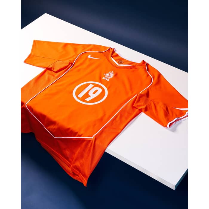 2004-06 Netherlands Home Shirt Robben #19