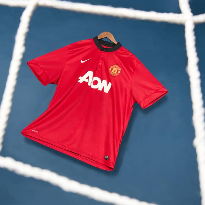 2013-14 Manchester United Home Shirt v.Persie #20
