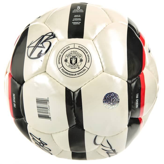 2005-06 Manchester United Squad Signed T90 Supporters Ball (5)